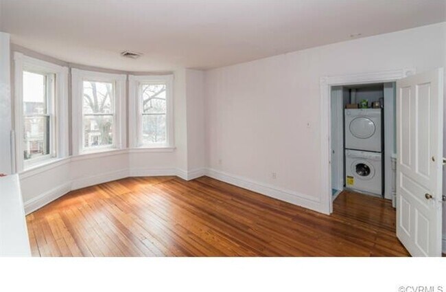 Building Photo - -- AVAILABLE JULY 15TH --  4 BR / 3.5 BA Gorgeous Home in The Fan, Available July 15tht!