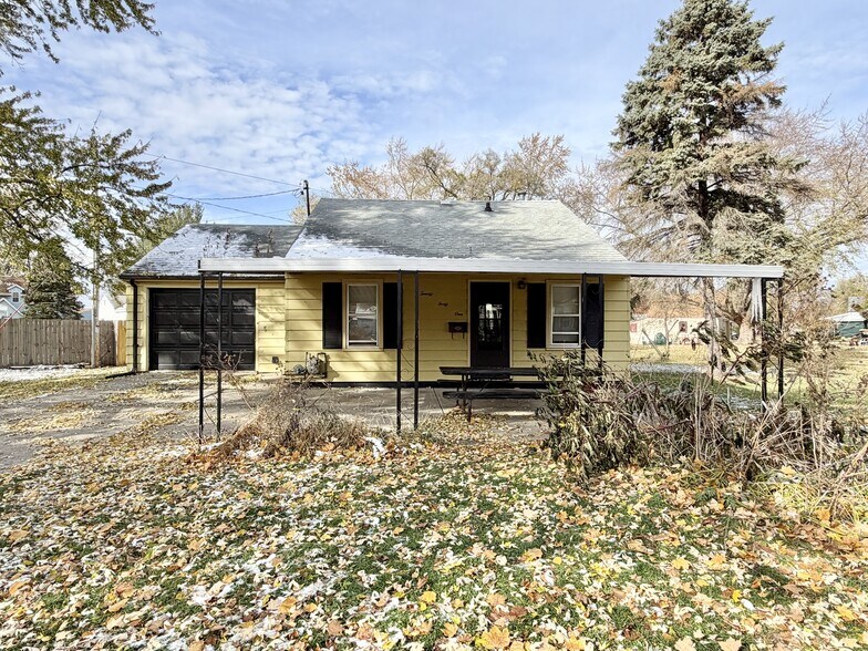 Building Photo - 2041 Gorton St