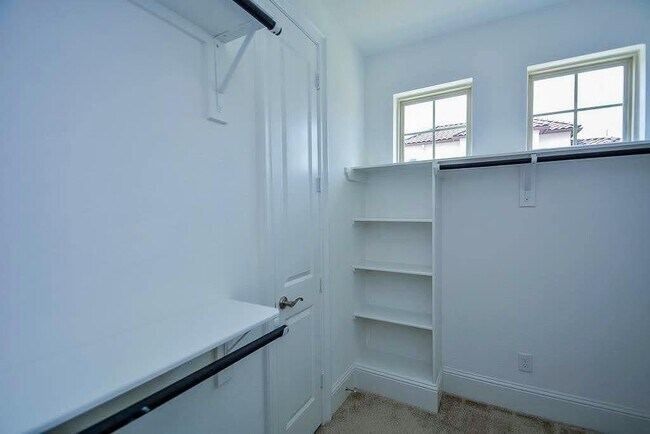 Building Photo - 15907 Court St