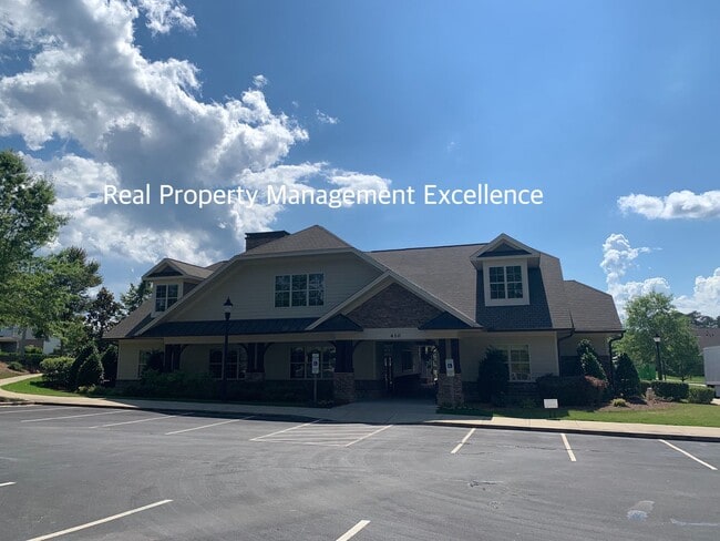 Building Photo - Gorgeous End-Unit TH In Desired Cary Location, Apply Now!