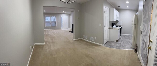 Building Photo - 189 Holcomb Ferry Rd