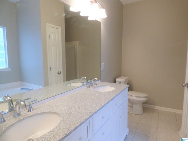 Building Photo - 951 Savannah Ln