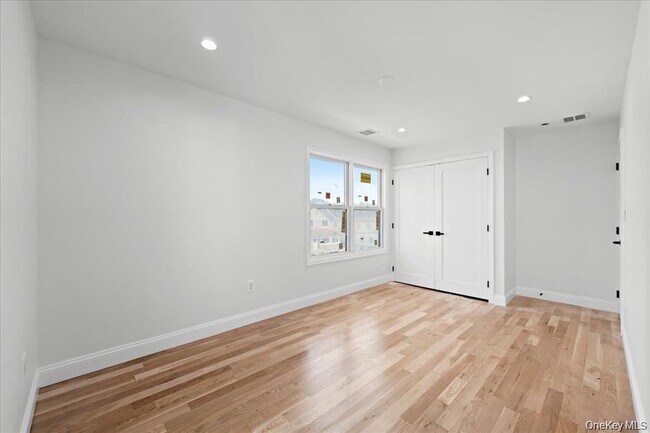 Building Photo - 89 Thurton Pl