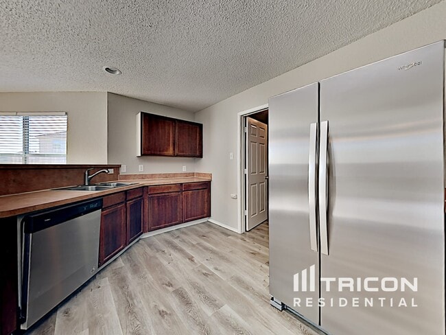 Building Photo - 208 Vivian Dr