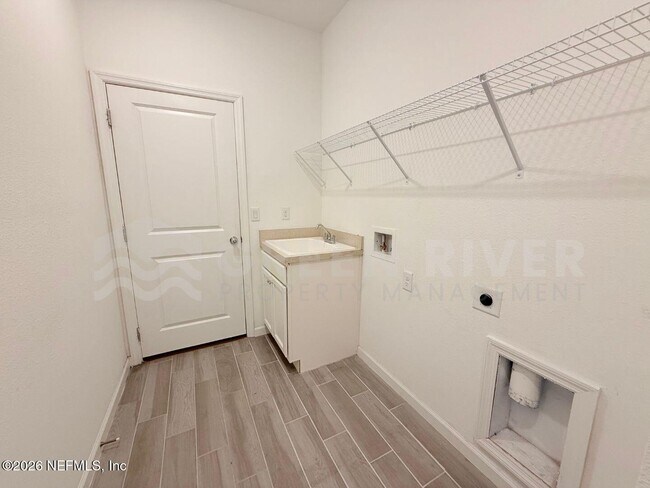 Building Photo - 2717 White Cedar Ln