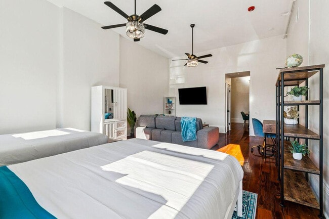 Building Photo - 1725 Robert C. Blakes Sr. Dr