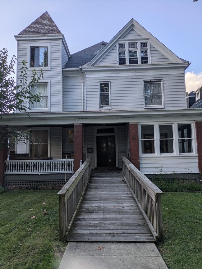 Building Photo - 315 E Swissvale Ave