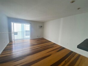 Building Photo - 1441 Lincoln Rd