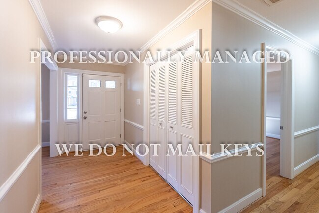 Building Photo - 2912 Ridgecrest Dr