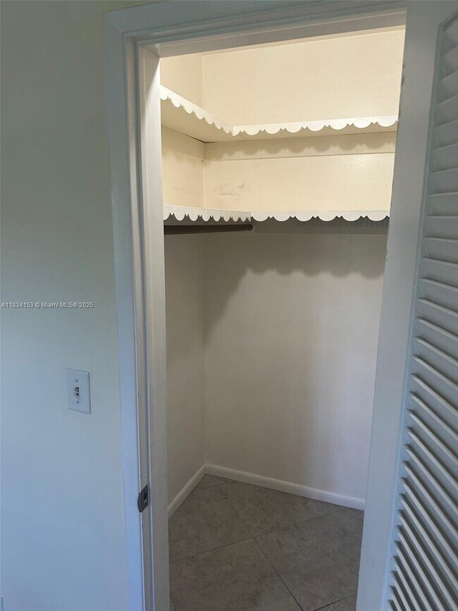 Building Photo - 1152 NW 30th Ct