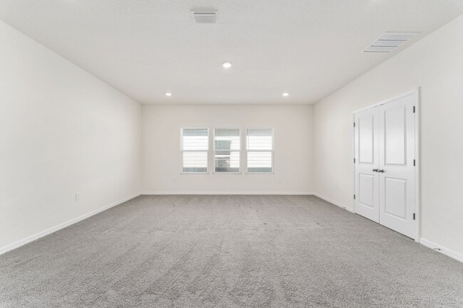 Building Photo - 1386 NW 132nd Cir