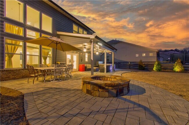 Building Photo - 409 Carmichael Cir
