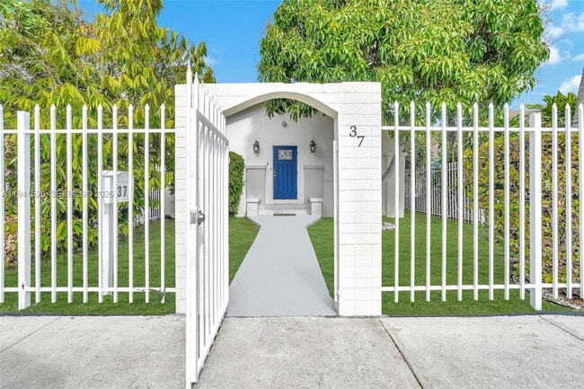 Building Photo - 37 NW 47th St