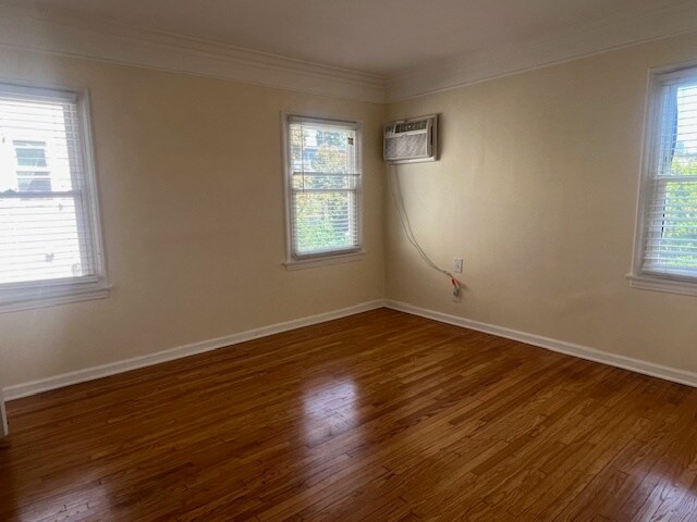 Building Photo - 1026 S Holt Ave