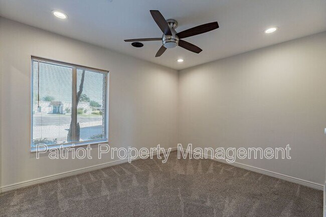 Building Photo - 5514 N 79th Pl