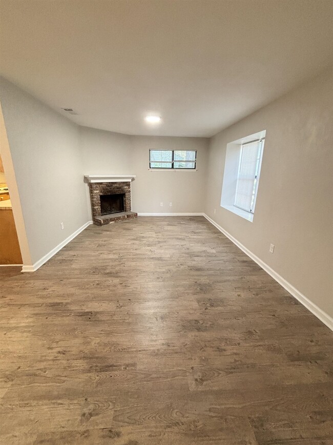 Building Photo - 219 Parkbrook Cir