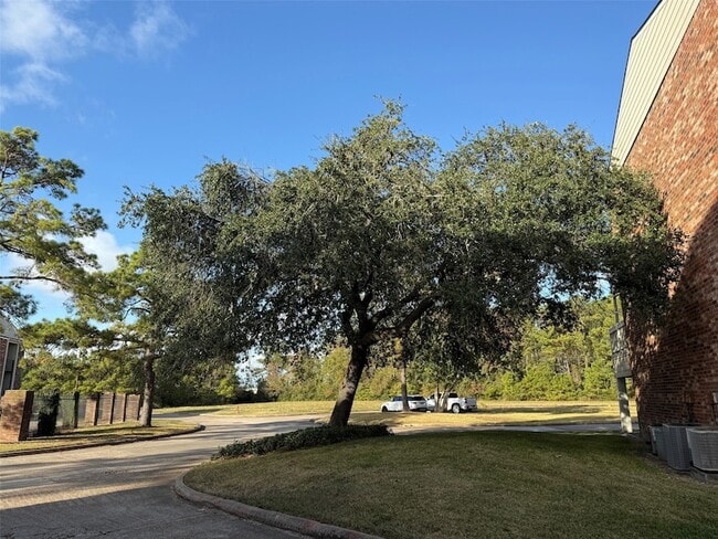 Building Photo - 2501 Gulf Fwy