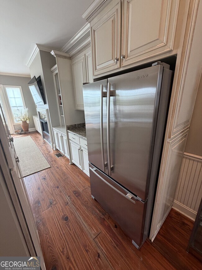 Building Photo - 102 Riverfront Cir