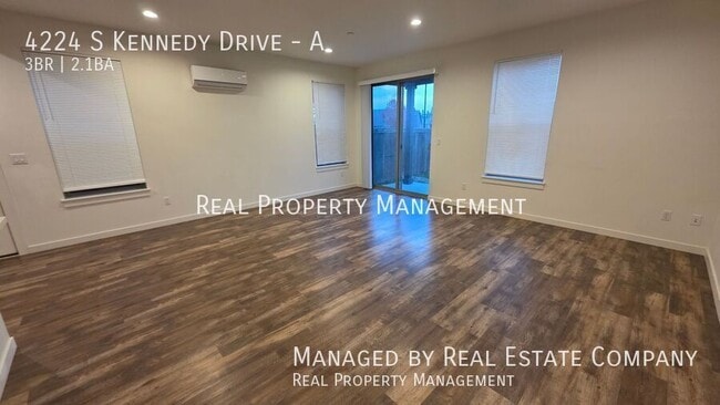 Building Photo - 4224 S Kennedy Dr