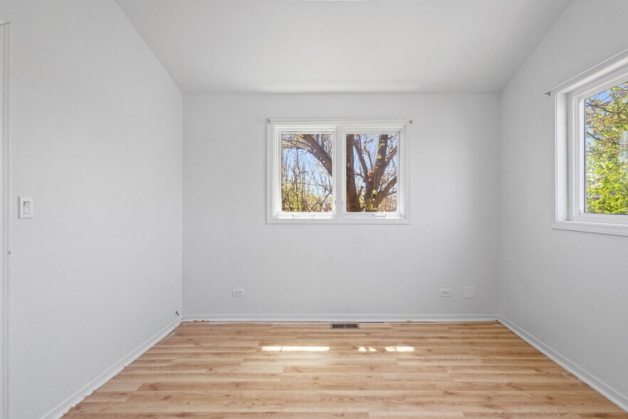 Building Photo - 5230 S Lockwood Ave