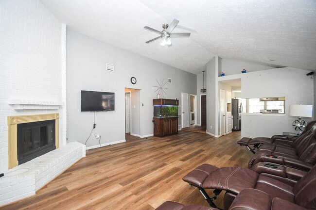 Building Photo - 15310 Barbarossa Dr