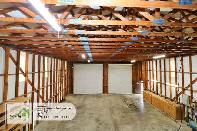 Building Photo - 10560 Old Oregon Trail