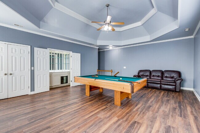 Building Photo - Spacious Spring Hill Rental in Sought-Afte...