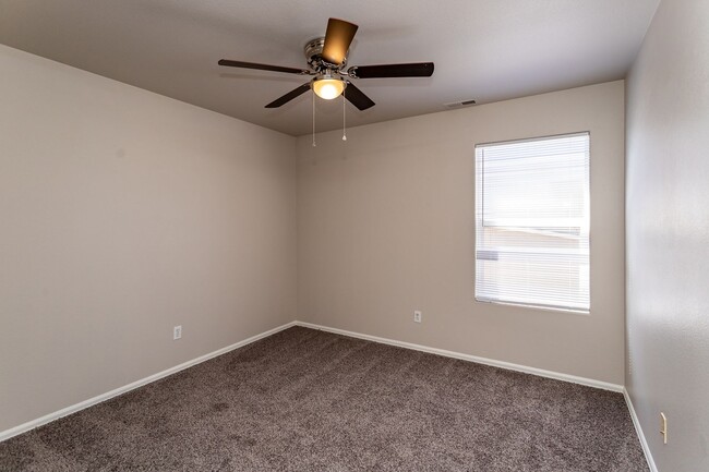 Building Photo - Fantastic Sand Creek Condo- 3 Bedrooms - 2...