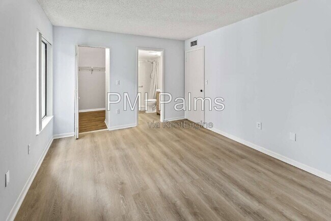 Building Photo - 1236 Pine Ridge Cir W