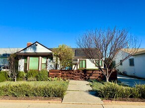 Building Photo - Stunning 3-bedroom, 2-bathroom home in Leimert Park area