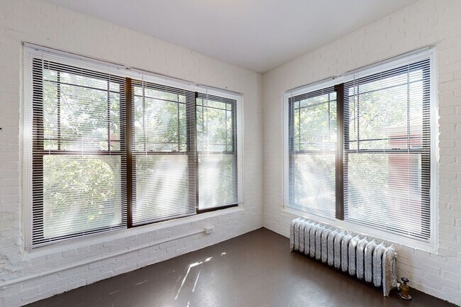 Floorplan - 5300-5308 S. Greenwood Avenue