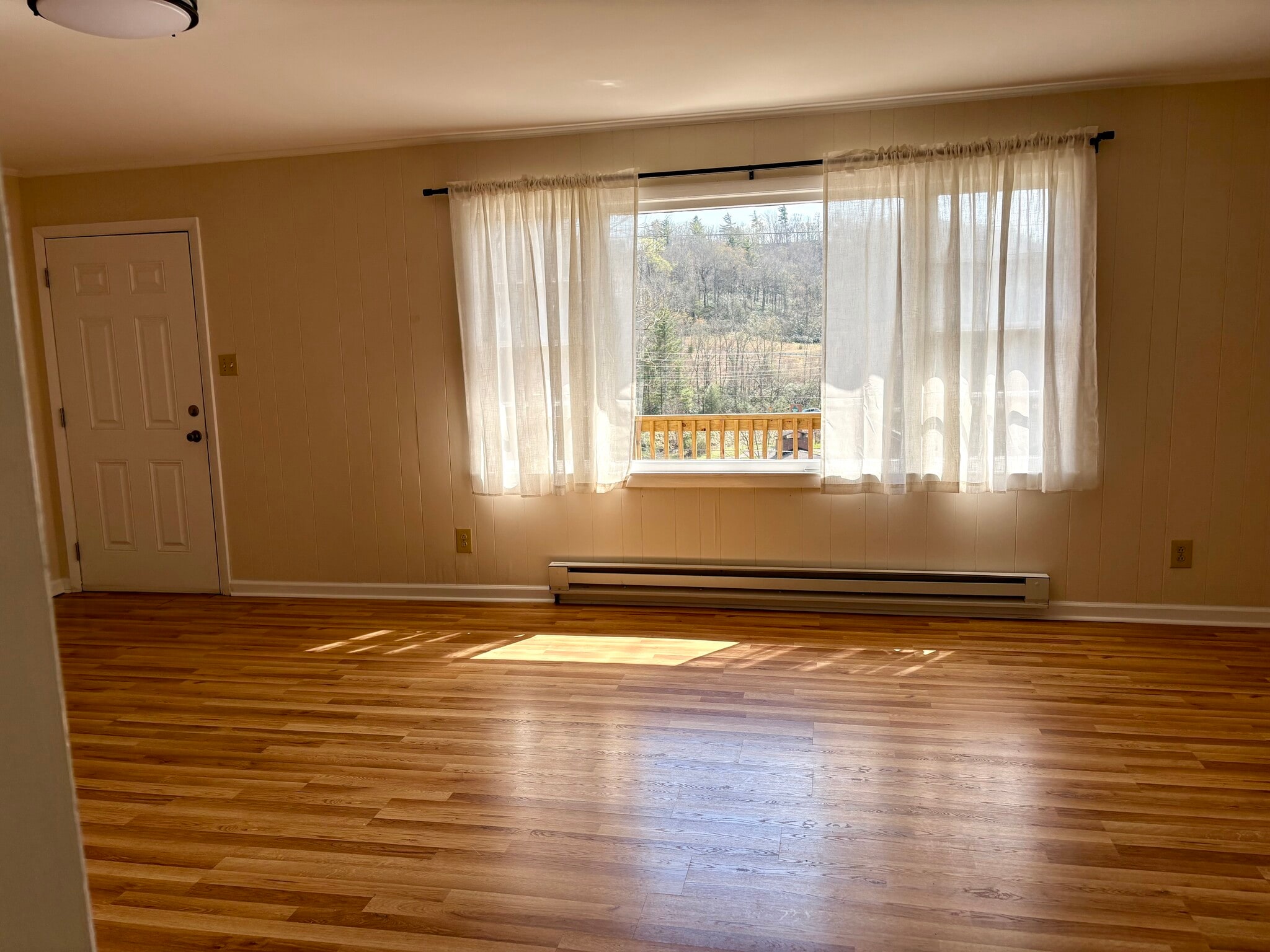 Building Photo - 136 Ski Crest Park