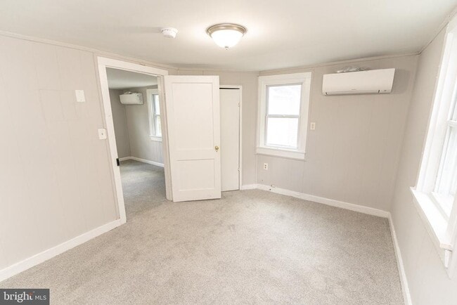 Building Photo - 115 Davis Ln