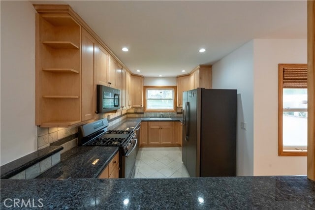 Building Photo - 732 Rosecrans Ave