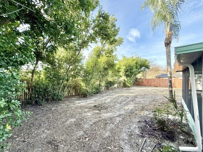 Building Photo - 13788 Montego Dr