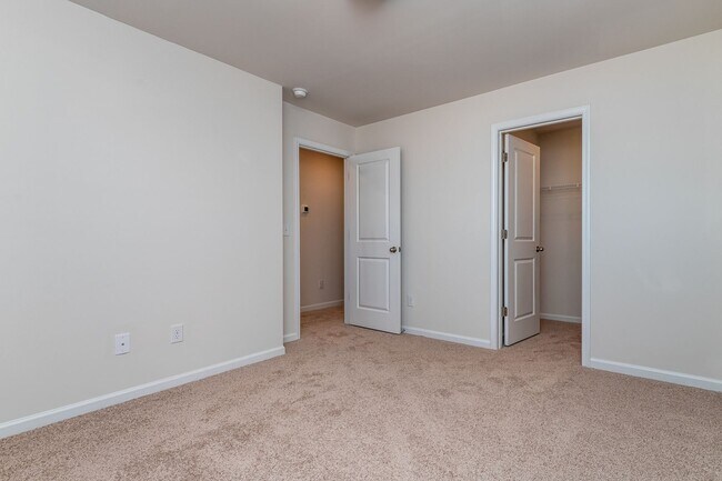 Building Photo - AVAILABLE NOW, Beautiful Home in Greer wit...
