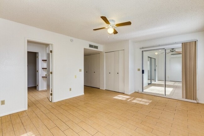 Building Photo - 7420 E Wandering Rd