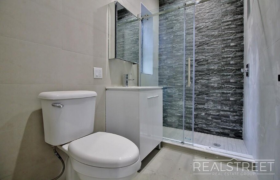 Building Photo - Brand New 1 BED in Crown Heights