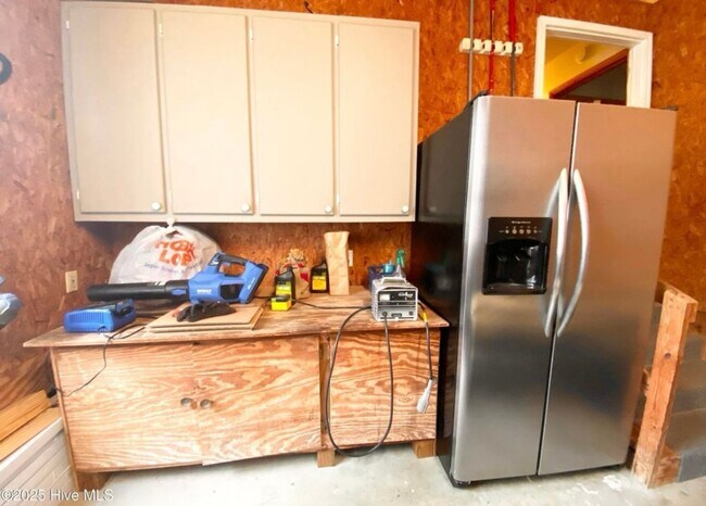 Building Photo - ***MOVE-IN SPECIAL*** $500 OFF OF YOUR FIRST MONTH'S RENT AND APPLICATION FEES WAIVED UPON APPROV...