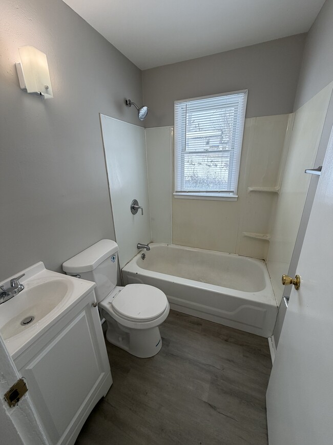 Building Photo - 5635 College Ave