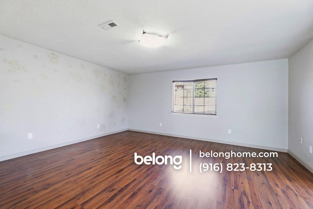 Building Photo - 7137 Reyn Oaks Way