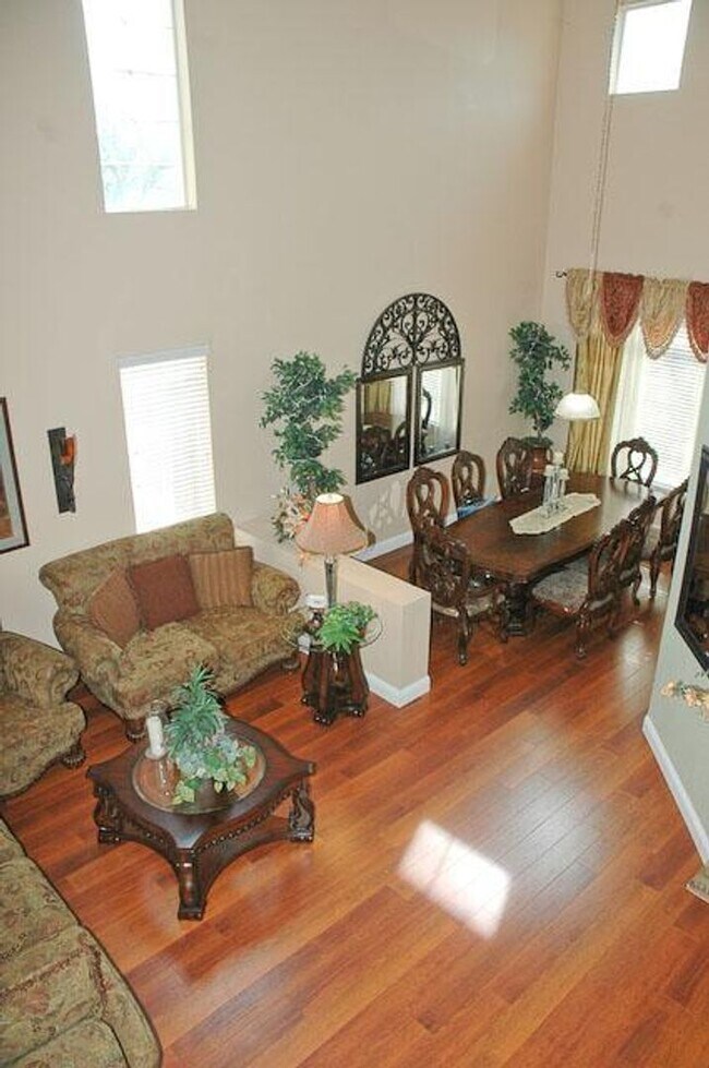 Building Photo - Charming 4-Bedroom, 2.5-Bathroom Two-Story...