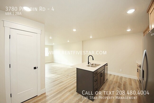 Building Photo - 3780 N Philbin Rd