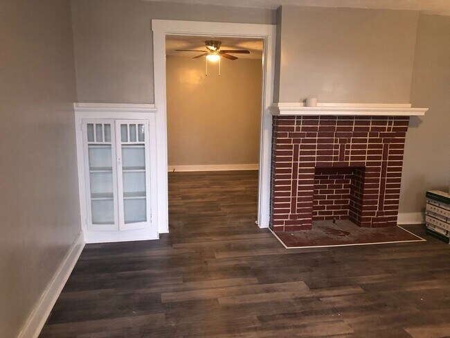 Building Photo - Highland Park - 3 BR 1st Floor Duplex, Rem...