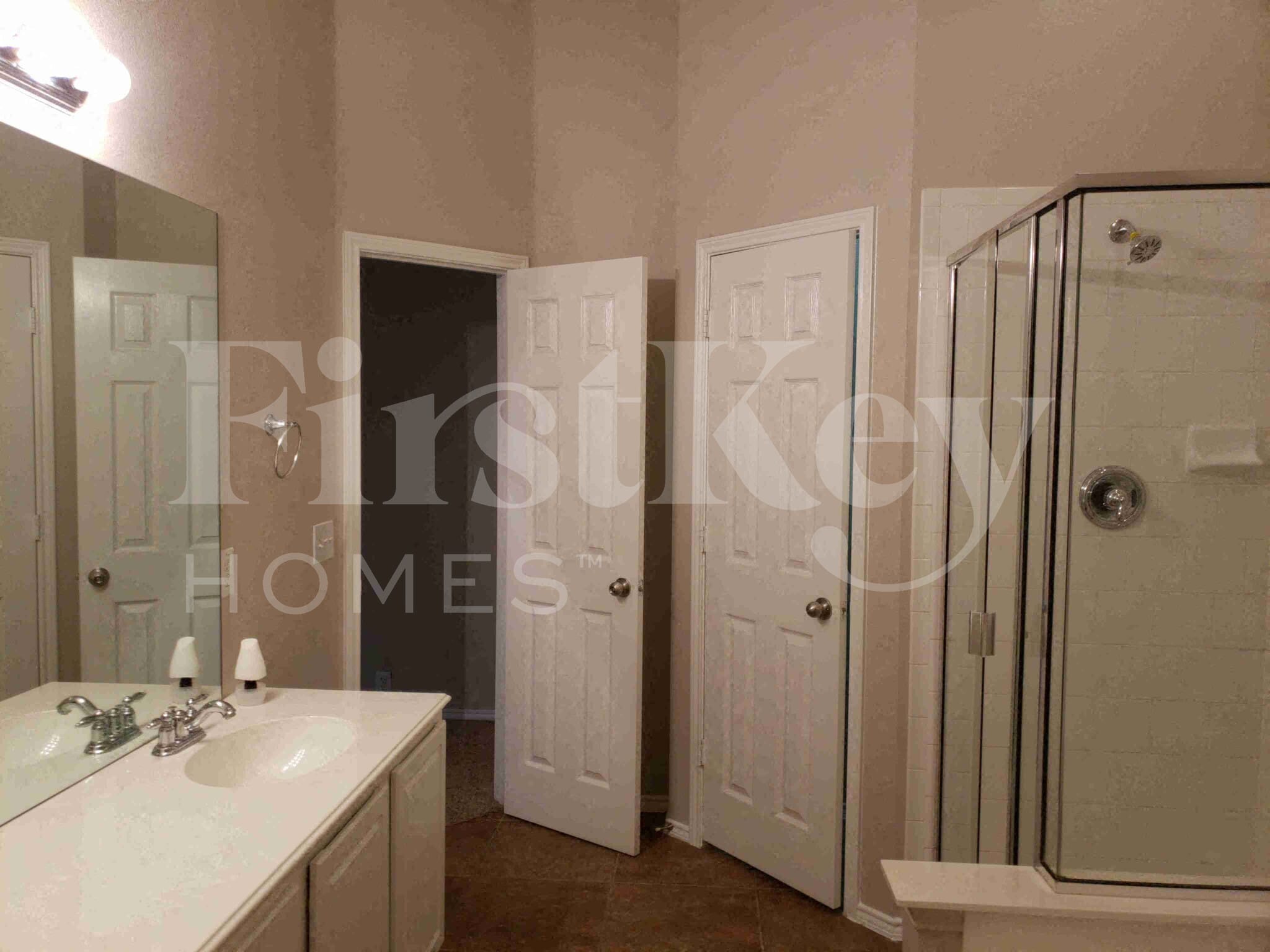 Building Photo - 707 Geary Dr