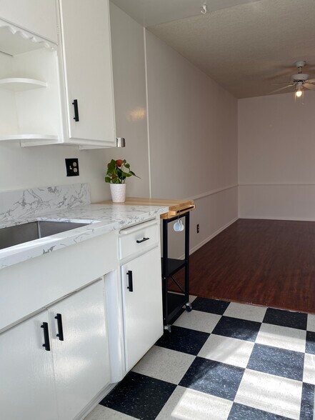 Building Photo - 1173 N Curson Ave