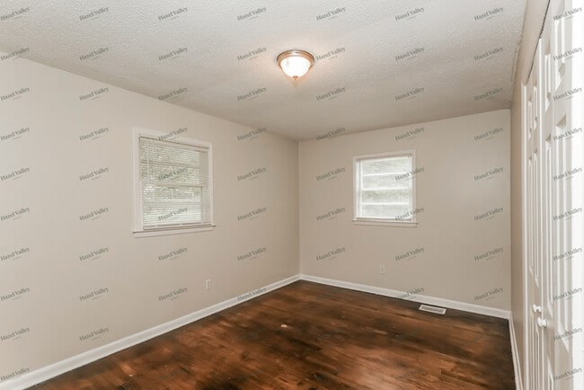 Building Photo - 38 Lynhaven Dr
