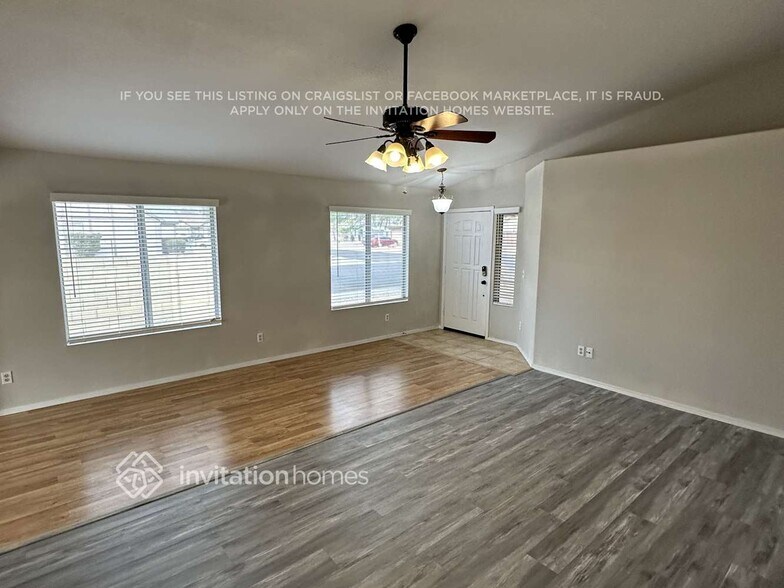 Building Photo - 12480 N 83rd Dr