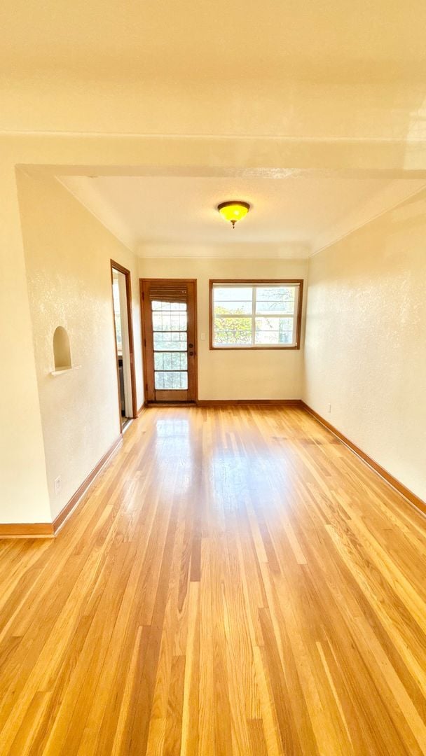 Building Photo - Modern Comfort in the Heart of Hosford Abernethy!