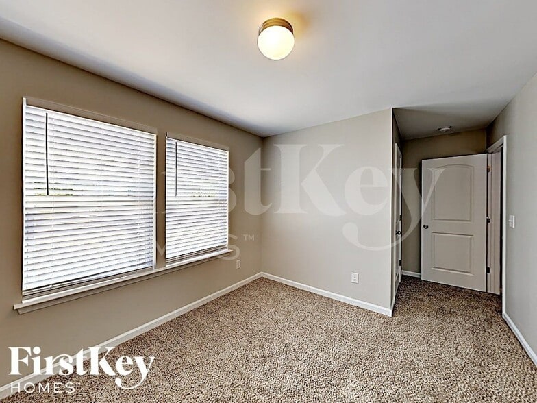 Building Photo - 3917 Catawba Hills Dr